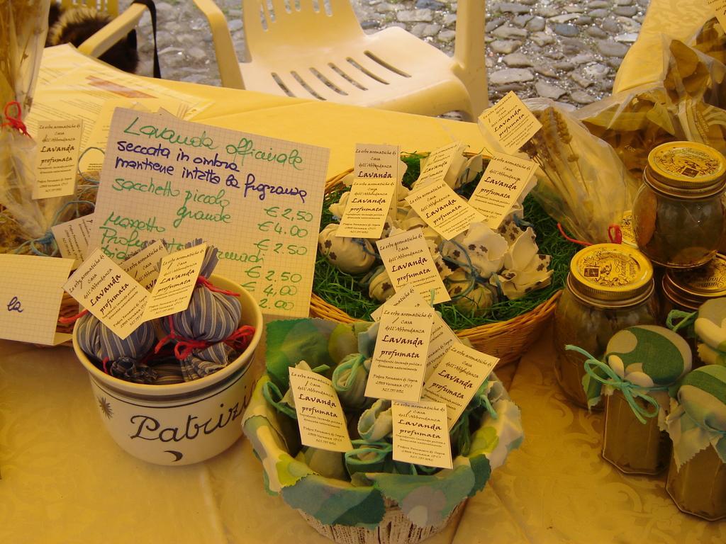 Casa Dell' Abbondanza B&B Agriturismo Vigoleno Eksteriør bilde