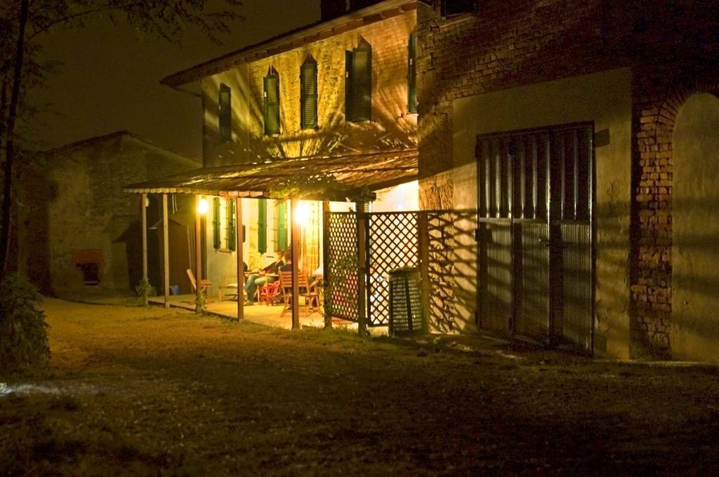 Casa Dell' Abbondanza B&B Agriturismo Vigoleno Eksteriør bilde