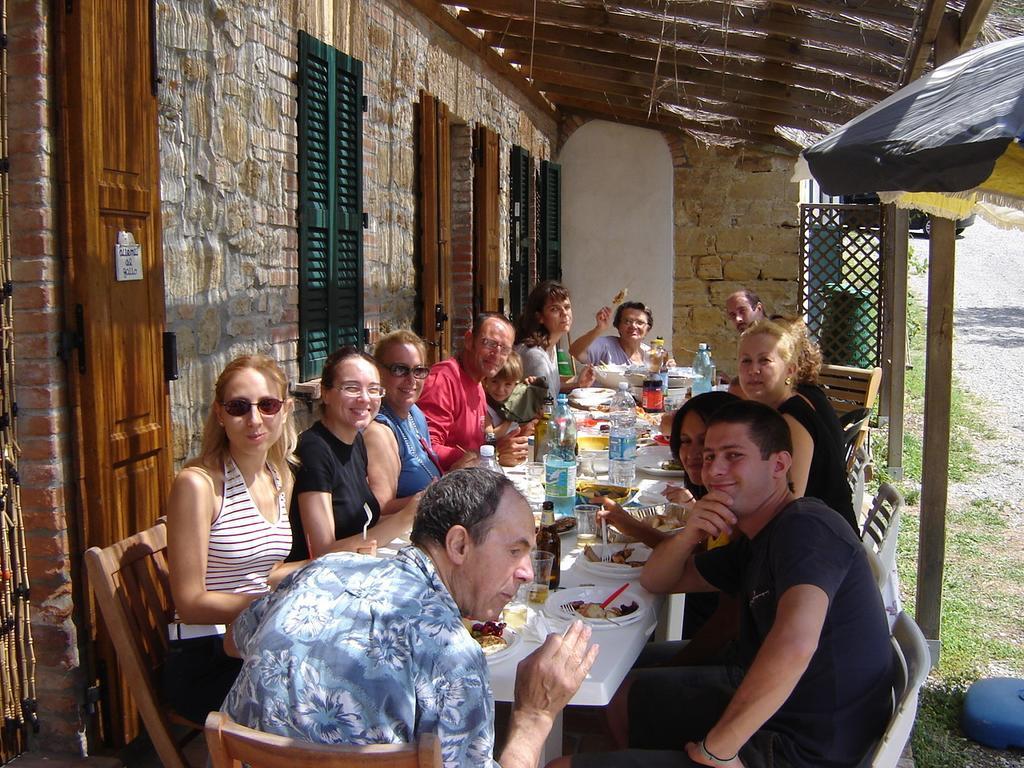 Casa Dell' Abbondanza B&B Agriturismo Vigoleno Eksteriør bilde